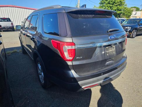 Used 2016 Ford Explorer XLT w/ Equipment Group 202A AWD/4WD image 6
