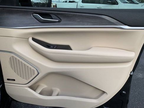New 2024 Jeep Grand Cherokee Limited AWD/4WD image 34