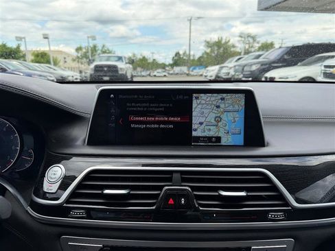 Used 2018 BMW 750Li xDrive AWD/4WD image 38