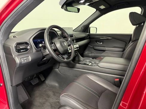 Used 2025 Honda Pilot Black Edition image 29