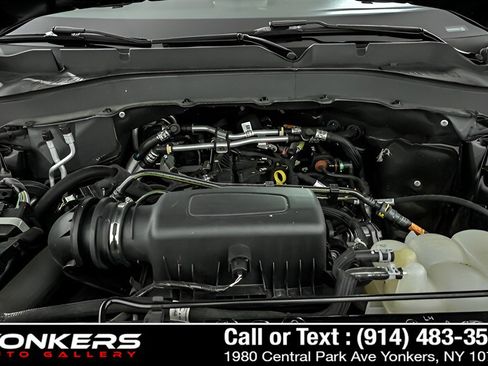Used 2022 Ford Explorer XLT w/ Equipment Group 202A AWD/4WD image 14