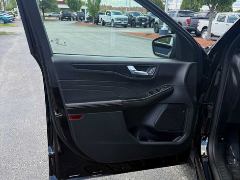Used 2025 Ford Escape ST-Line Select AWD/4WD image 6