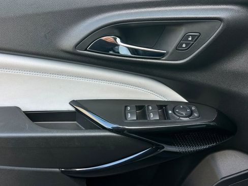 Used 2025 Chevrolet Trax LT w/ LT Convenience Package image 11