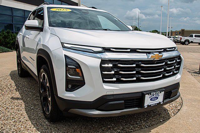 Used 2025 Chevrolet Equinox LT w/ Convenience Package II AWD/4WD image 7