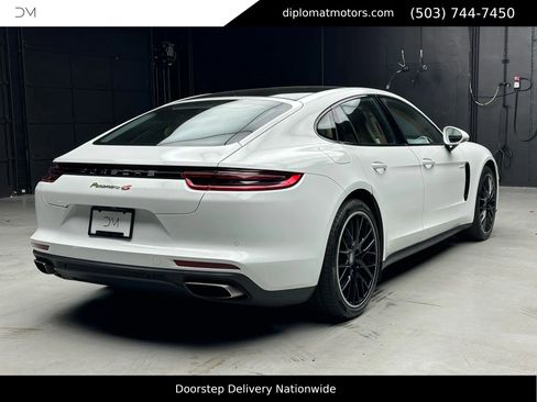 Used 2018 Porsche Panamera 4 image 6