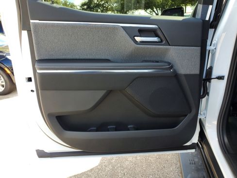 New 2026 GMC Sierra EV Elevation image 7