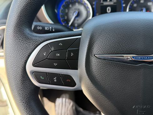 Used 2021 Chrysler Voyager L FWD image 35