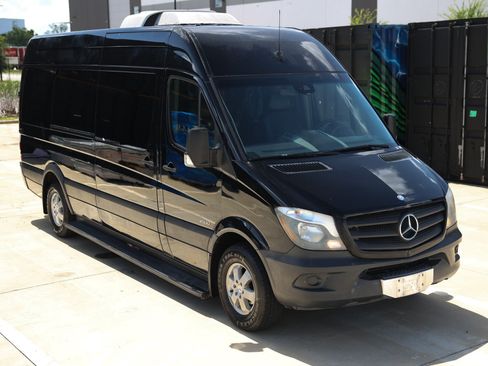 Used 2014 Mercedes-Benz Sprinter 2500 image 18