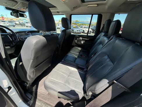 Used 2016 Land Rover LR4 HSE AWD/4WD image 19