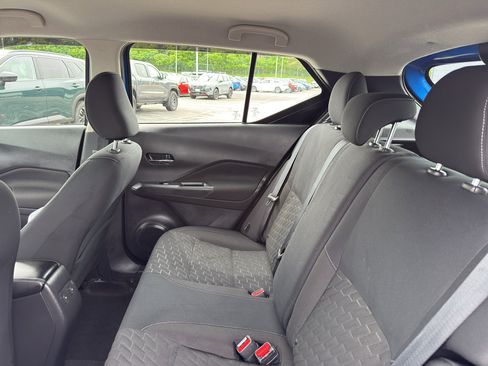 Used 2023 Nissan Kicks SV FWD image 32