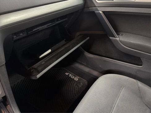 Used 2015 Volkswagen Golf Launch Edition image 20