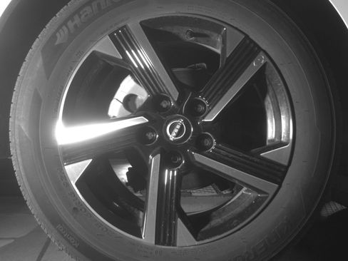 Used 2025 Nissan Sentra SV FWD image 18
