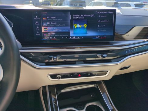 Used 2025 BMW X7 xDrive40i w/ Executive Package AWD/4WD image 21
