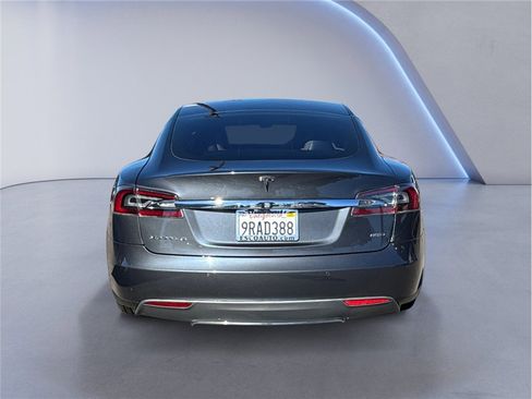 Used 2015 Tesla Model S 70D image 5