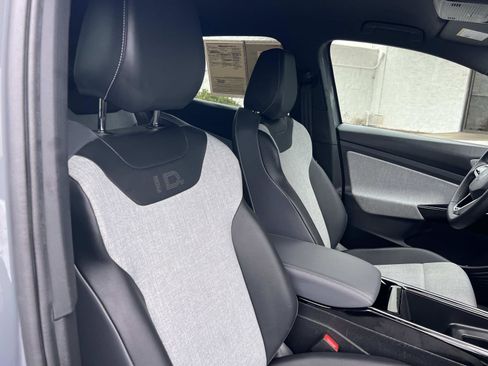 Certified 2023 Volkswagen ID.4 Pro AWD/4WD image 30