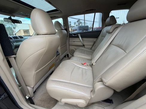 Used 2010 Toyota Highlander SE image 10