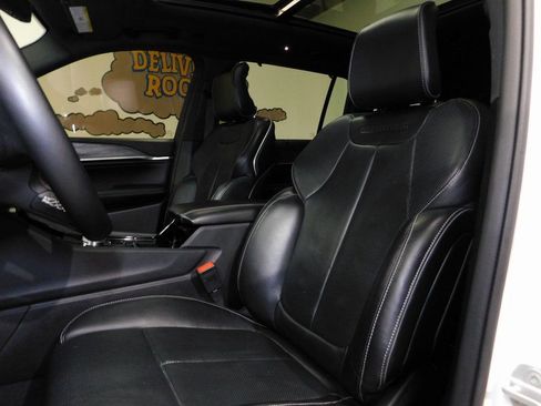 Used 2022 Jeep Grand Cherokee L Overland w/ Luxury Tech Group IV image 37