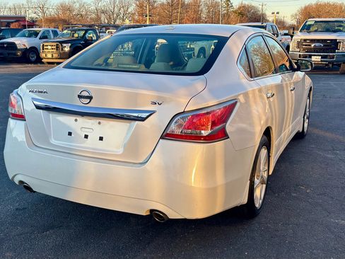 Used 2015 Nissan Altima 2.5 SV w/ Convenience Package image 6