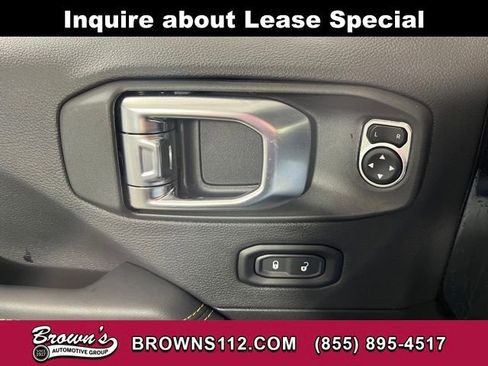 Used 2026 Jeep Wrangler Sahara image 13