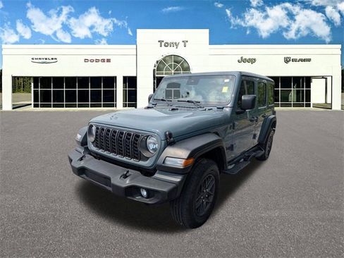 Used 2024 Jeep Wrangler Sport S image 3