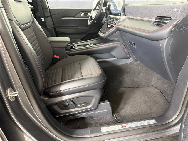 Used 2025 Ford Explorer ST-Line AWD/4WD image 13