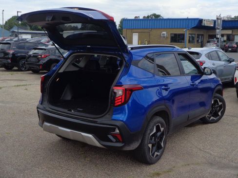 Used 2025 Kia Seltos S AWD/4WD image 7