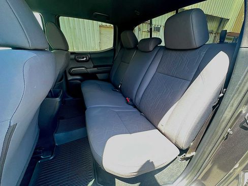Used 2019 Toyota Tacoma TRD Off-Road AWD/4WD image 24