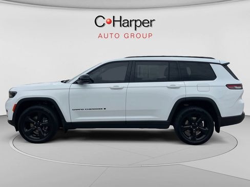 Used 2023 Jeep Grand Cherokee L Limited w/ Black Appearance Package AWD/4WD image 6
