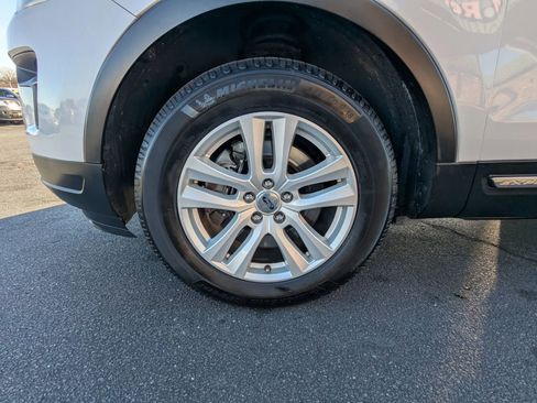 Used 2018 Ford Explorer XLT w/ Equipment Group 201A image 23