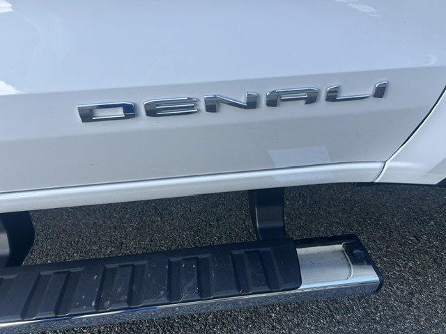 Used 2024 GMC Canyon Denali AWD/4WD image 17