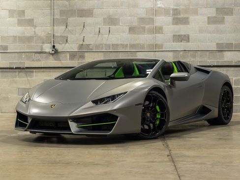 Used 2017 Lamborghini Huracan LP 580-2 RWD image 5