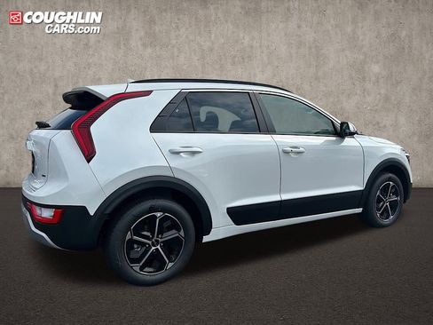 New 2025 Kia Niro LX image 4