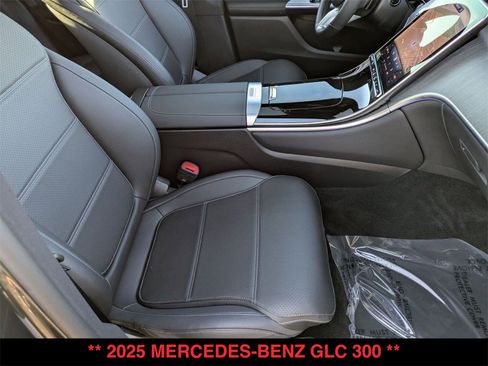Certified 2025 Mercedes-Benz GLC 300 4MATIC image 30