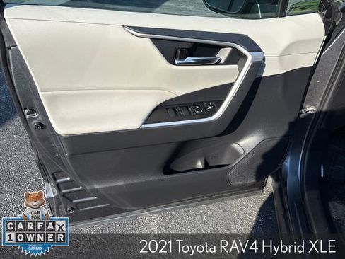Used 2021 Toyota RAV4 XLE w/ Convenience Package AWD/4WD image 12