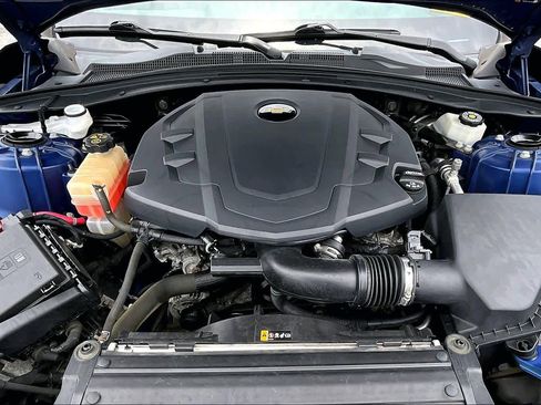 Used 2020 Chevrolet Camaro LT RWD image 27