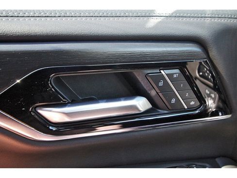 Used 2025 GMC Yukon Denali image 18