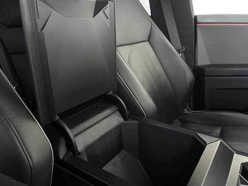 Used 2024 Tesla Cybertruck AWD Crew Cab image 29