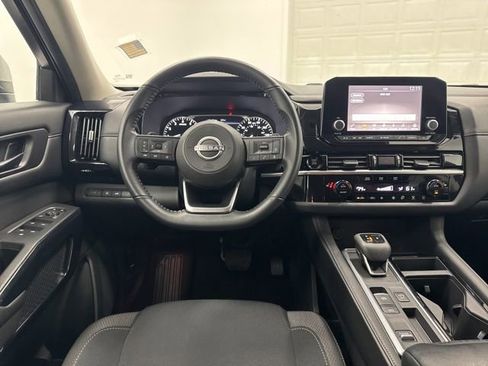 Used 2025 Nissan Pathfinder SV FWD image 20