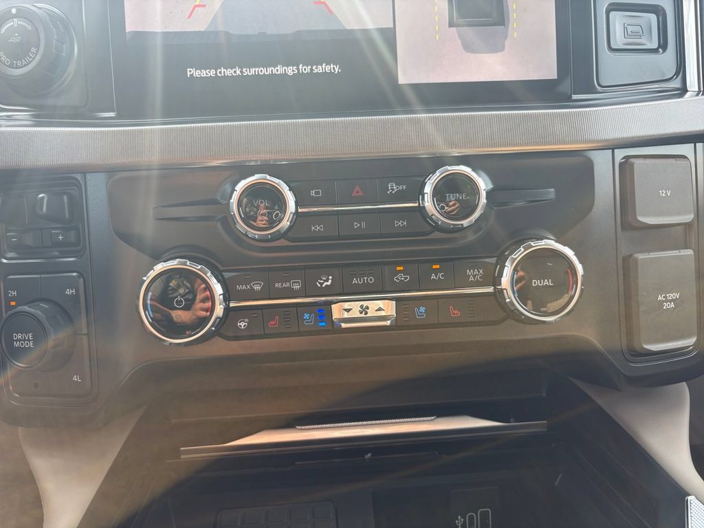New 2026 Ford F450 Platinum w/ Platinum Plus Package AWD/4WD image 17