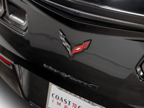 Used 2019 Chevrolet Corvette Stingray Coupe w/ Carbon Flash Badge Package image 23