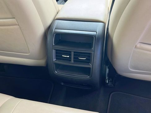 Used 2017 Cadillac XT5 FWD image 29