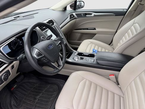Used 2019 Ford Fusion SEL FWD image 2