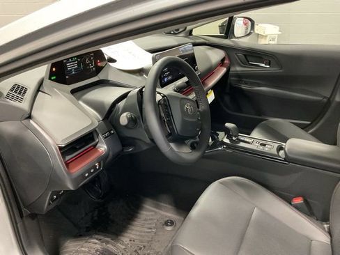 New 2025 Toyota Prius Plug-In Hybrid image 9