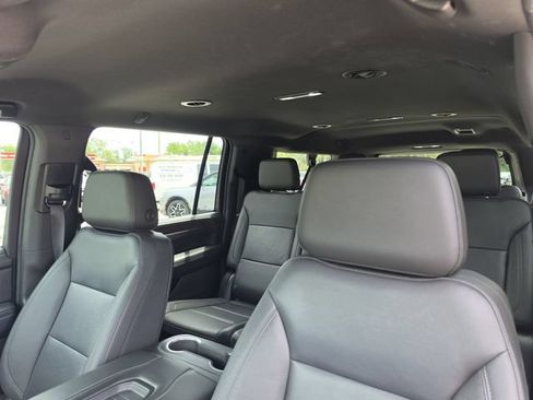 Used 2023 Chevrolet Suburban LT RWD image 24