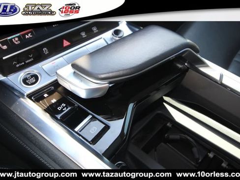 Used 2022 Audi e-tron Premium Plus w/ Premium Plus Package AWD/4WD image 22