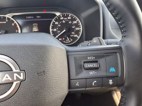 Used 2025 Nissan Rogue SV FWD image 24