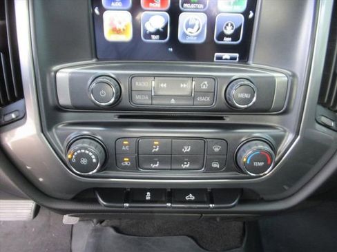 Used 2018 Chevrolet Silverado 1500 LT image 24