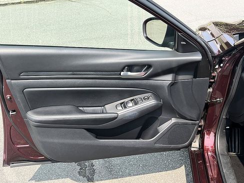 Certified 2025 Nissan Altima 2.5 SV FWD image 19