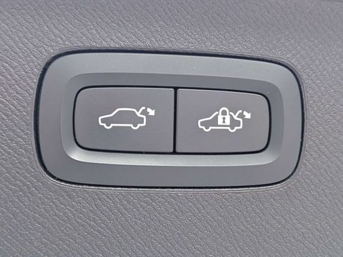 Certified 2023 Volvo XC90 B5 Plus w/ Protection Package Premier AWD/4WD image 13