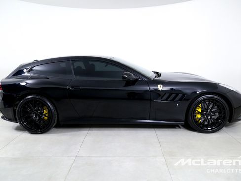 Used 2018 Ferrari GTC4Lusso T image 9